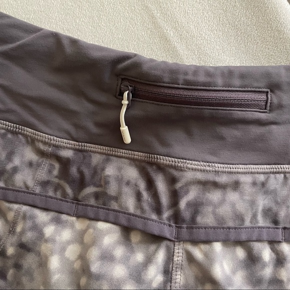 Lululemon Grey Patterned Speed Shorts - Picture 3 of 8